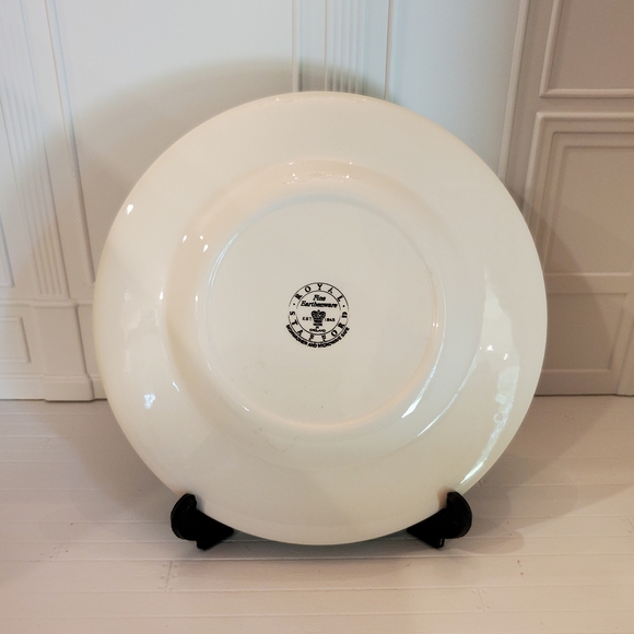 Royal Stafford Blue and White Earthenware Plate - Picture 4 of 6